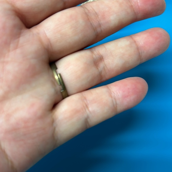 🖤New💕Barbie x Hello Kitty handcrafted ring - Picture 3 of 9